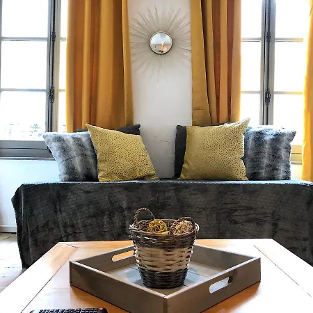 Le Baldaquin / Les Romantiques Apartamento