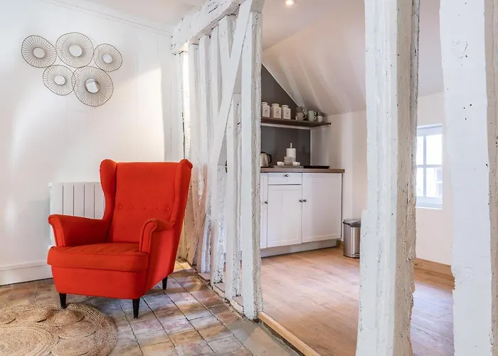 Apartment Le Baldaquin / Les Romantiques