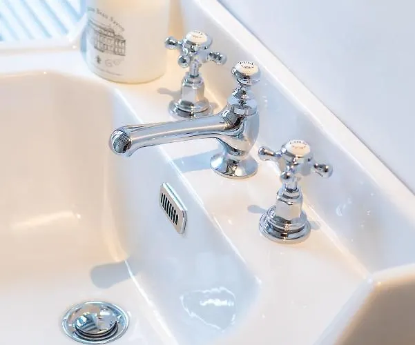 Apartment Le Baldaquin / Les Romantiques